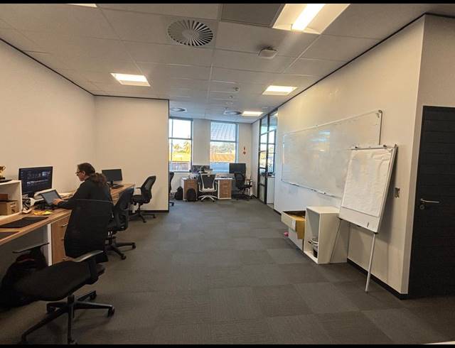 765M² OFFICE TO LET IN DURBANVILLE CENTRAL